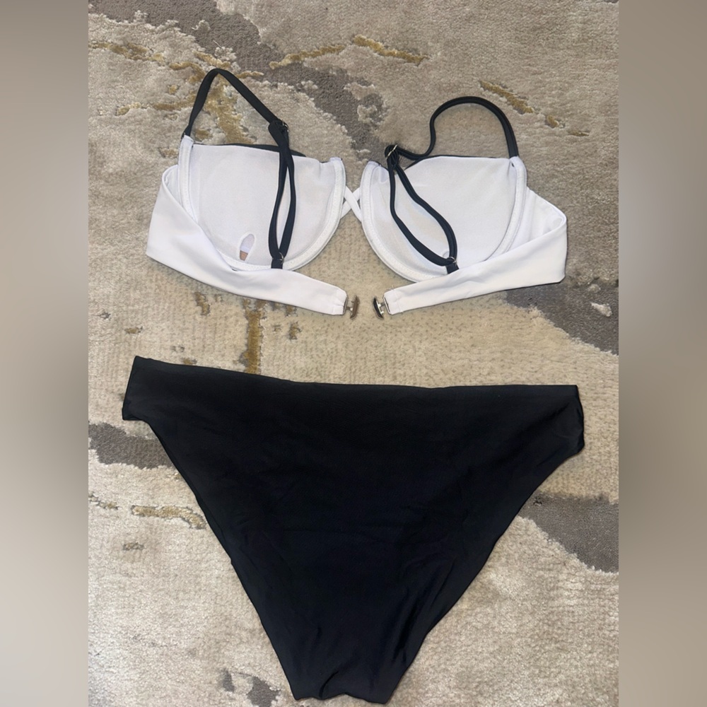 Black and White Bikini - Picture 2 of 2